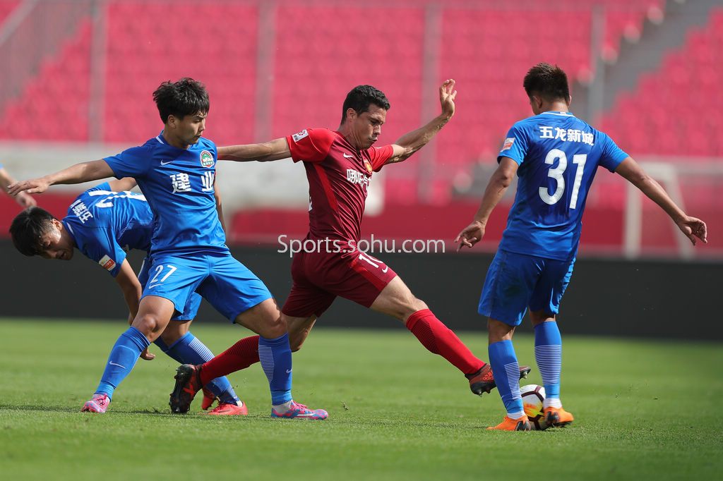 - 亚特兰大少帅运筹帷幄，真蓝黑战术碾压对手