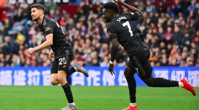  维拉沃特金斯头槌建功，队长领衔逆转水晶宫显霸气